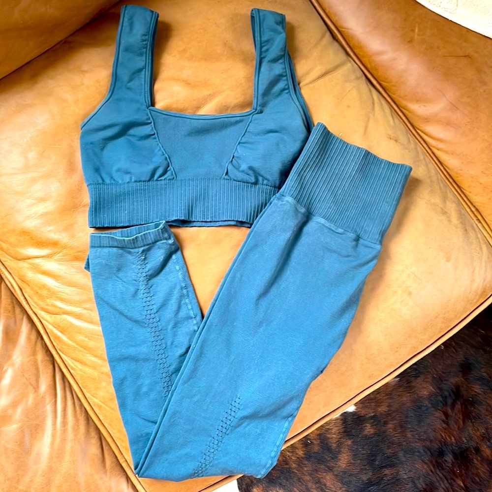 Free People Movement Happiness Runs Set